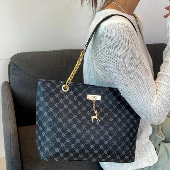 ⚠️Clearance Black Patterned Large Shoulder Tote Bag Gold Pendant - Picture 10 of 10